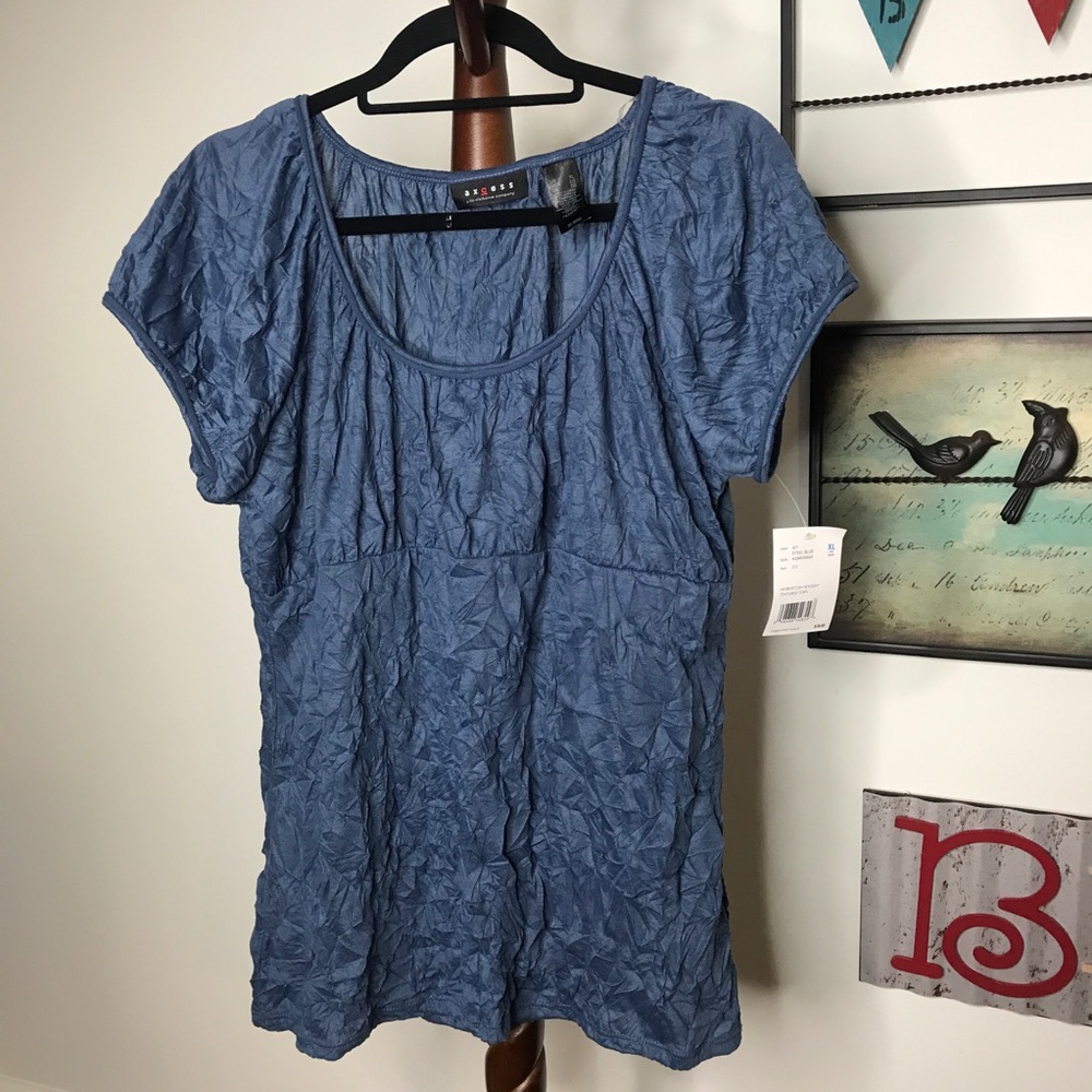 NWT Axcess Woman’s Blue Scoop Neck Tunic